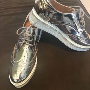 Liliana Silver Metallic Oxford Sneaker